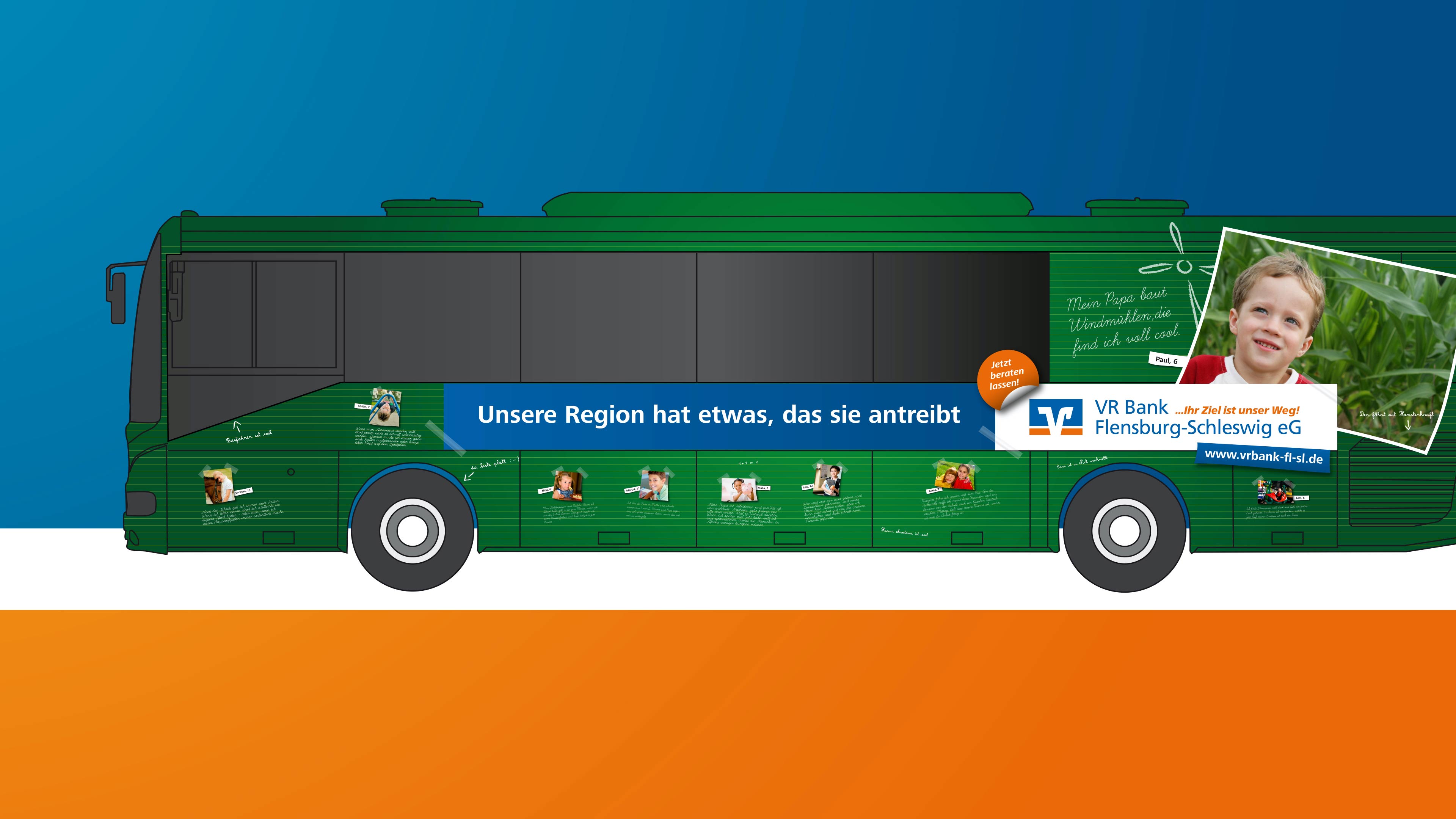 Grüner Linienbus mit Stickern