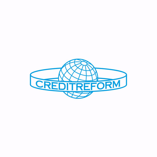 Blaues Logo mit Globus und Schriftband Creditreform vor weißem Hintergrund