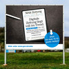Anzeigentafel mit Werbung für Gelnhäuser Neue Zeitung