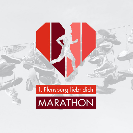 "1. Flensburg liebt dich Marathon"-Logo mit rotem Herz und Läufer
