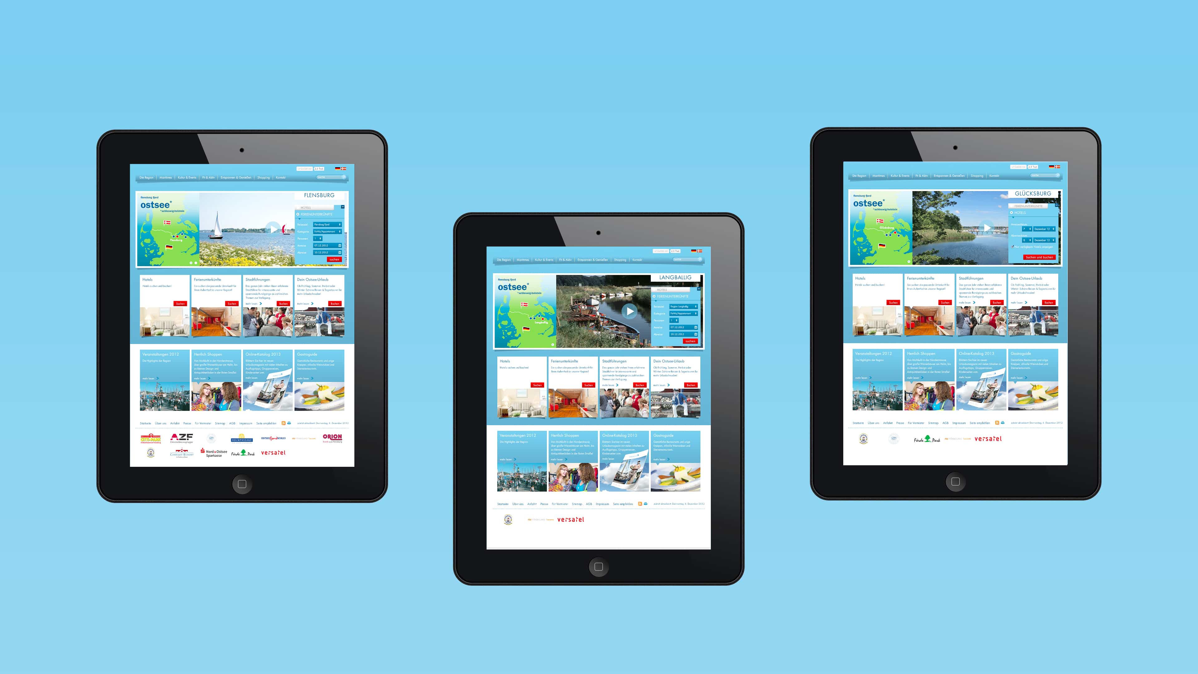 Drei Tablets zeigen Website flensburg-fjord.de vor blauem Hintergrund