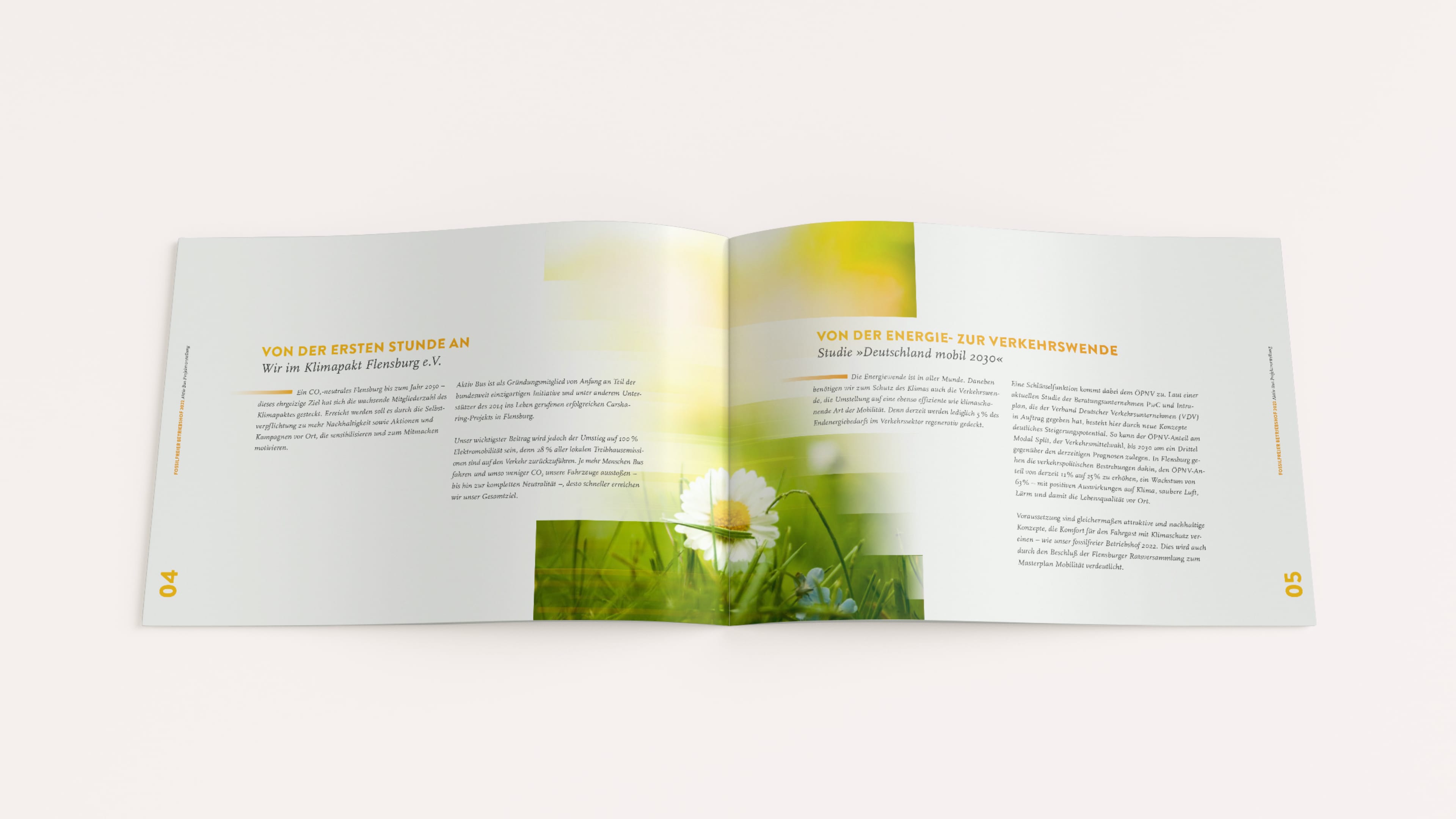 Aufgeschlagene Broschüre für AktivBus mit den Seiten 4 und 5 über den Klimapakt und die Energiewende
