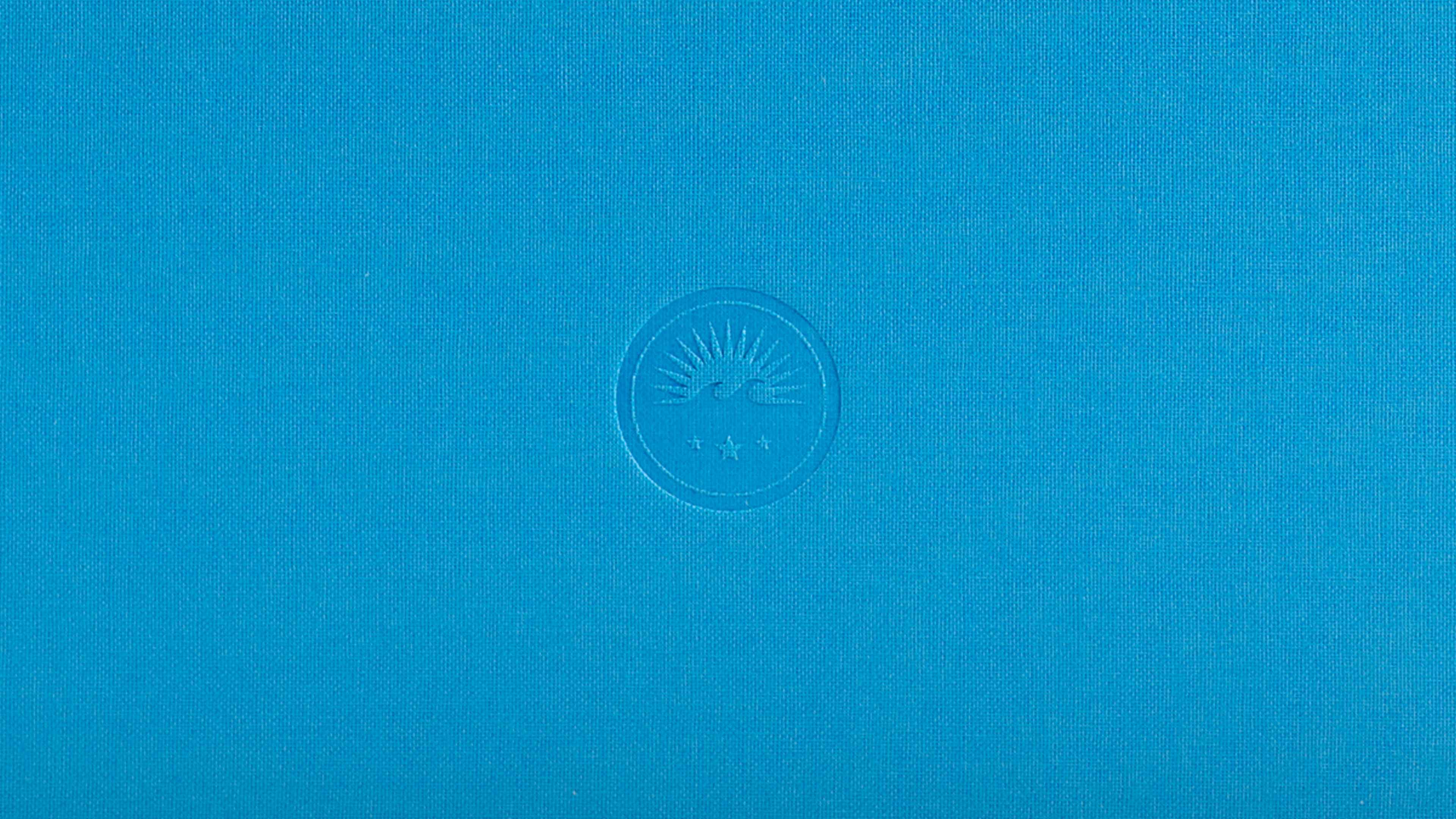 Eingestanztes Logo von Hochzwei