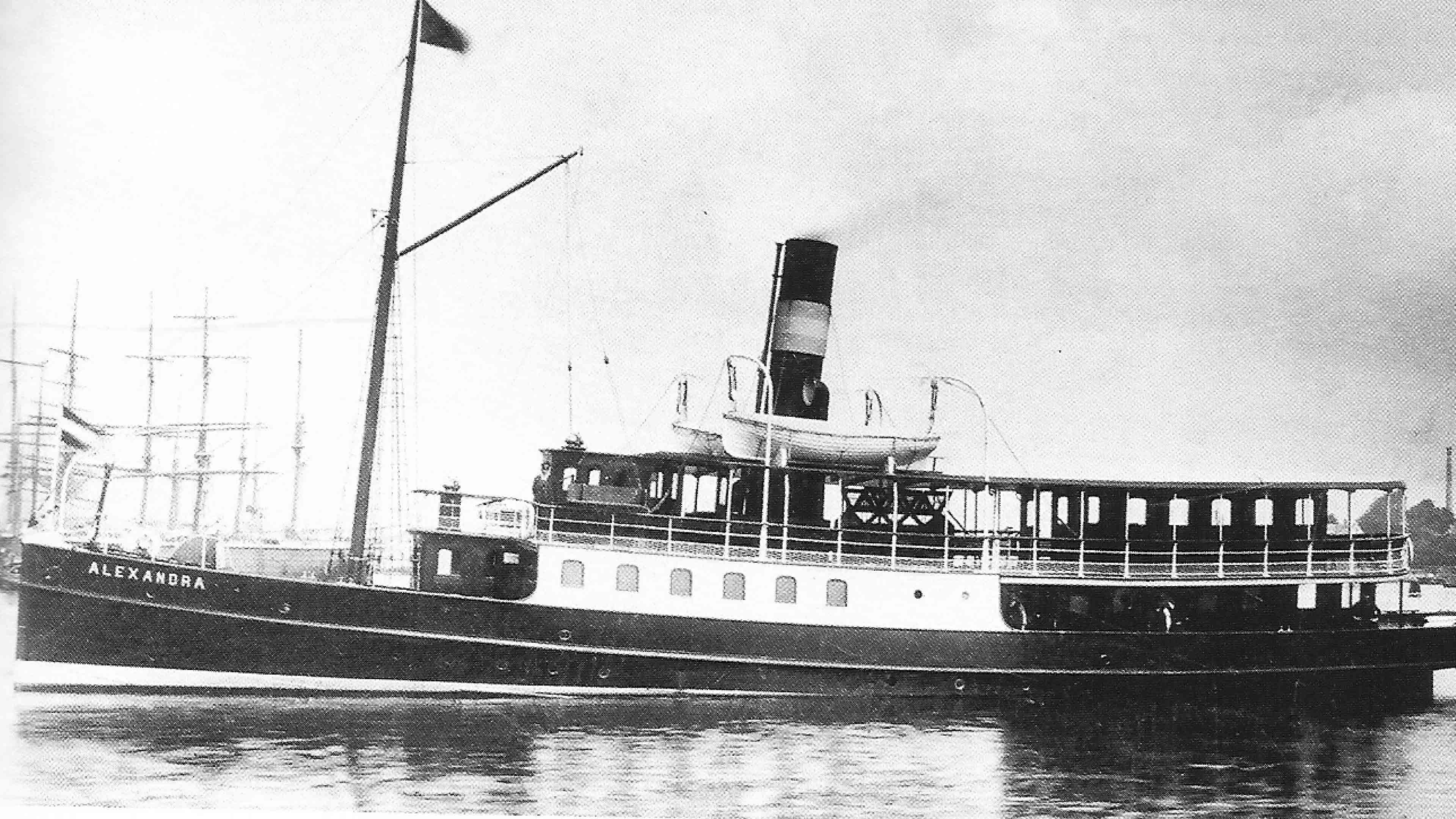 Alte Fotografie vom Dampfer Alexandra