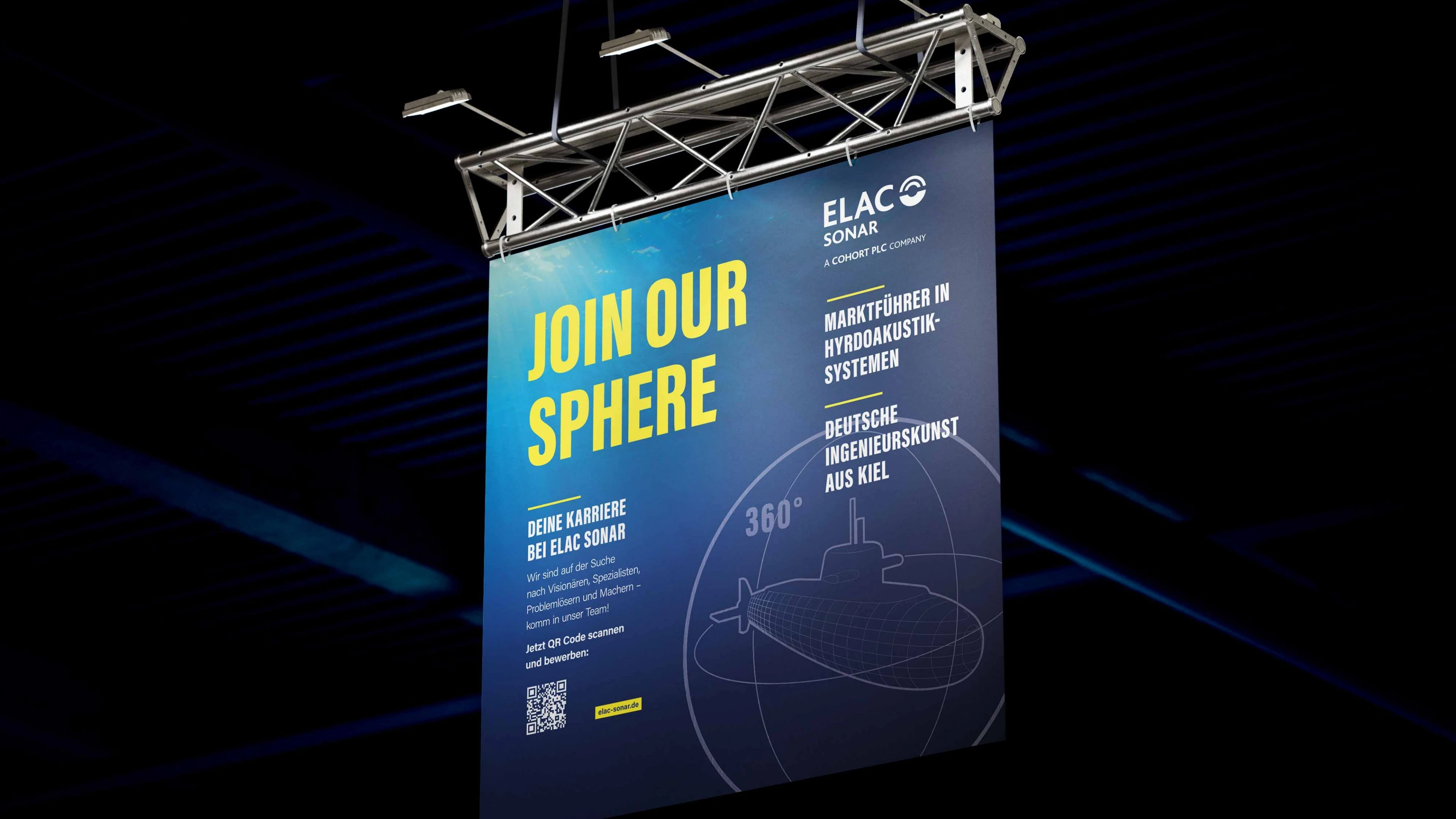 h2_messe_slider_01.jpg Ein großes hängendes Messebanner der Firma Elac Sonar.