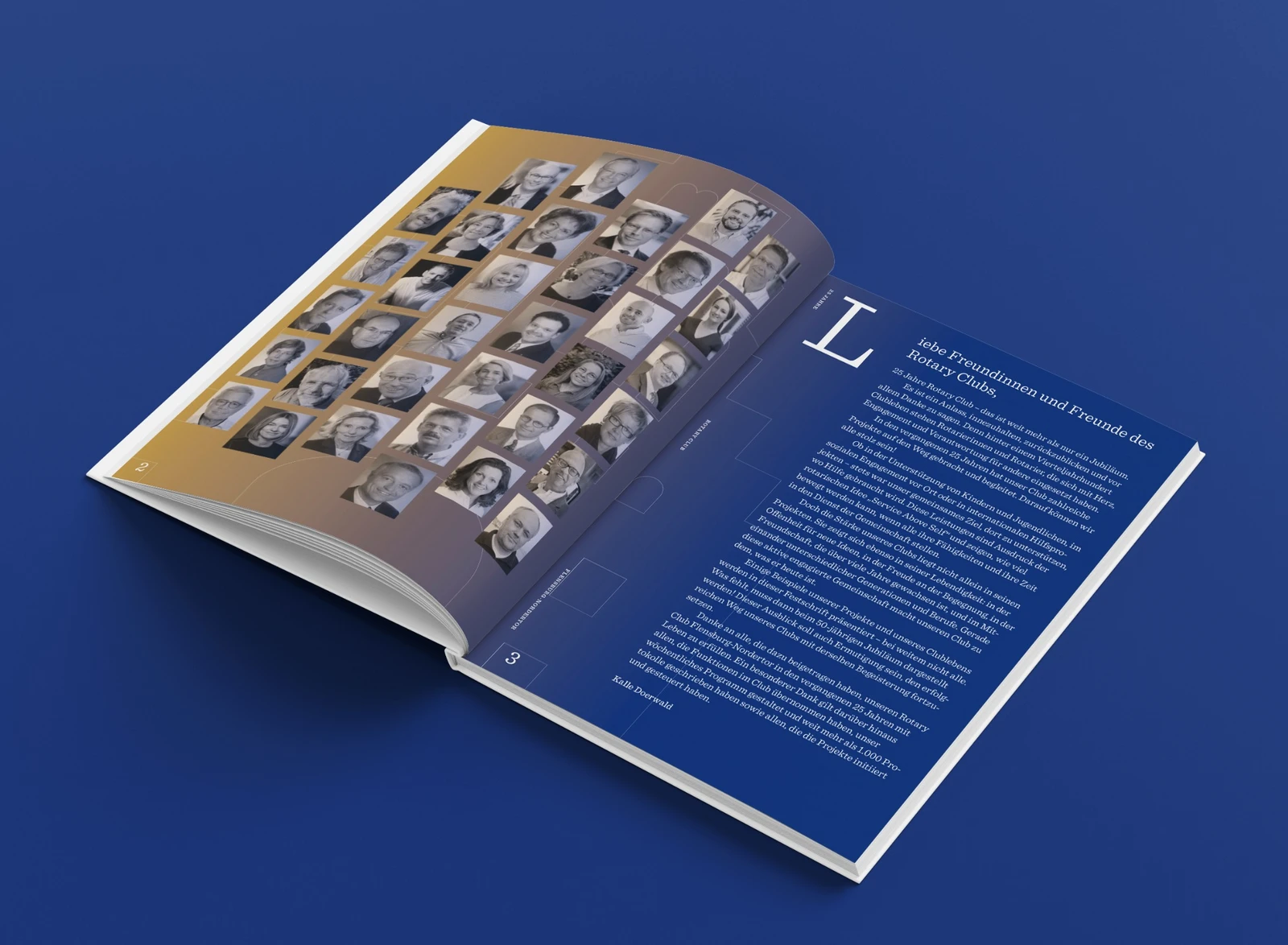Ein aufgeschlagenes Magazin mit Fotos der Mitglieder und einem Text über den Club
