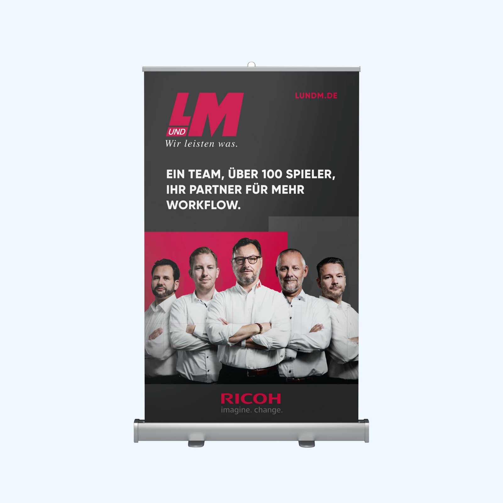 hochzwei_lundm_teaser_05.jpg Werbeplakat von l und m mit fünf Männern