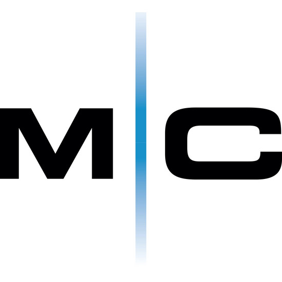 Das Metall Chemie Logo mit einem blauen Strich