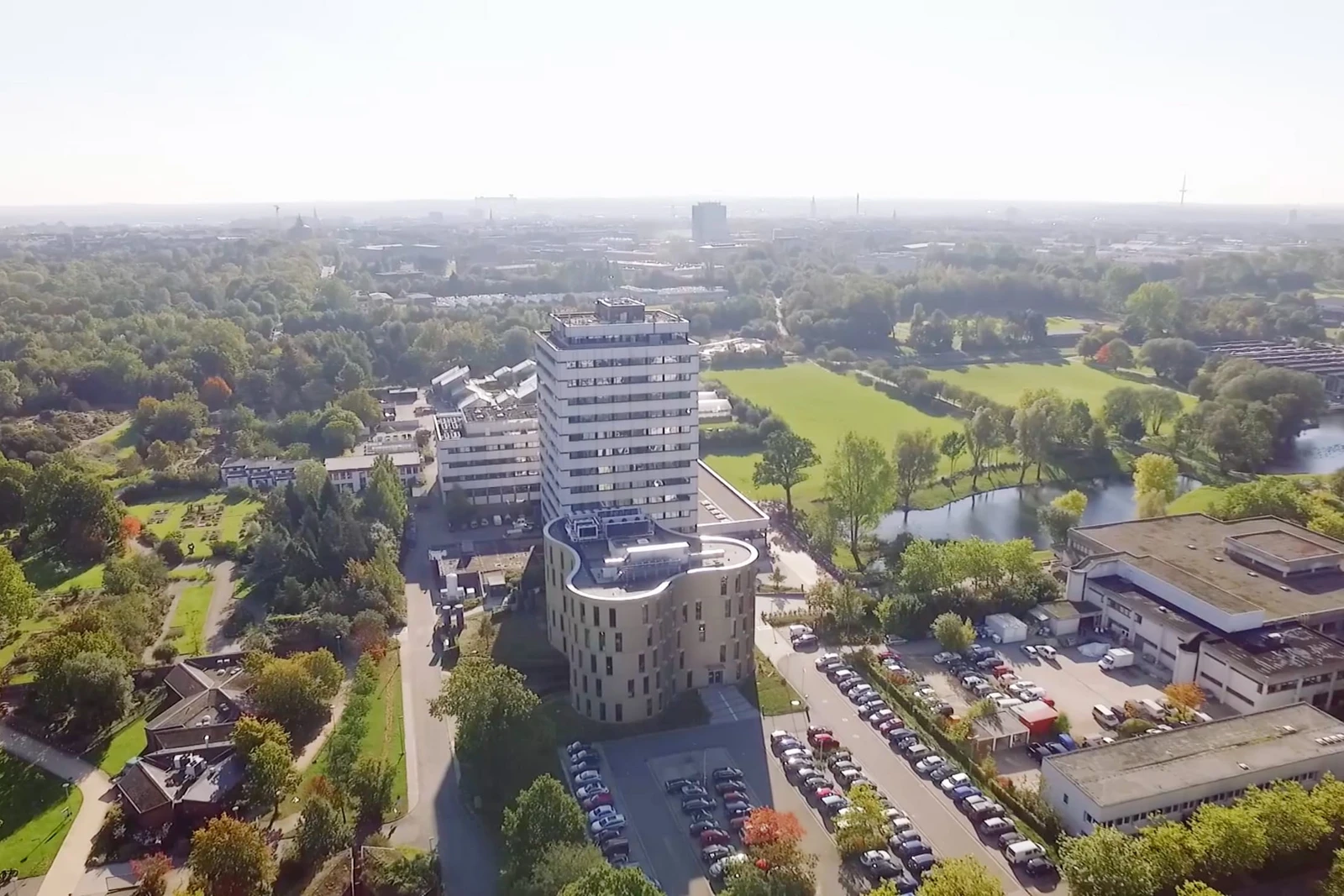 Luftaufnahme vom Zentrum für molekulare Biowissenschaften der CAU Kiel