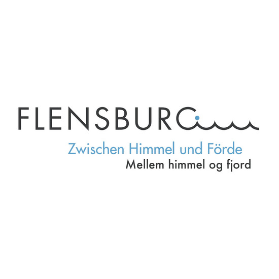 Text "Flensburg. Zwischen Himmel und Förde. Mellem himmel og fjord"