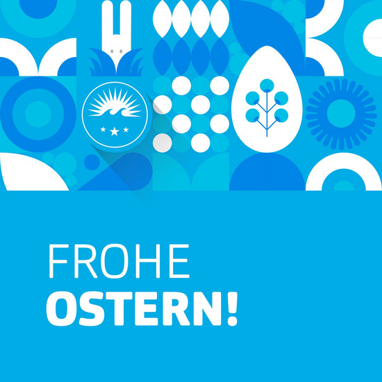 Blaue Kachel, Ostereier und- hase, Slogan: Frohe Ostern!