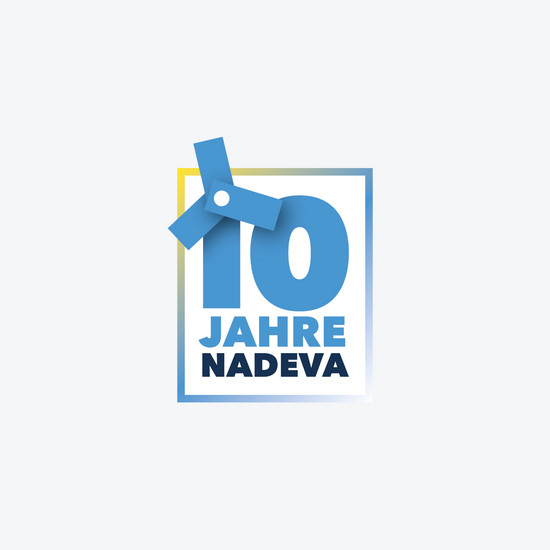10 Jahre Nadeva Logo in blauer Schrift