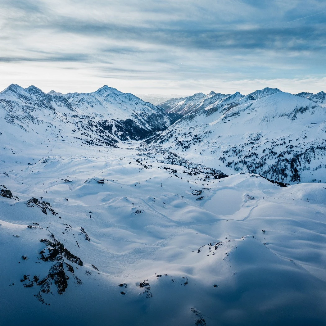 hochzwei_seeka_teaser_02.jpg Beschneite Berge
