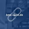 Weiße URL bmz-recht.de vor blauem Hintergrund