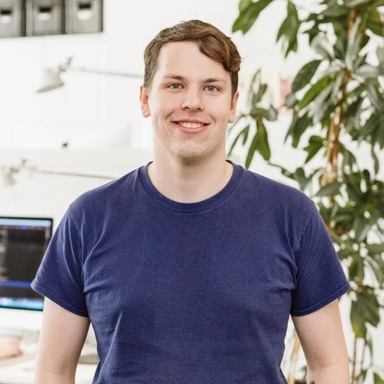 Porträtfoto von HOCHZWEI-Mitarbeiter Justin Carstensen