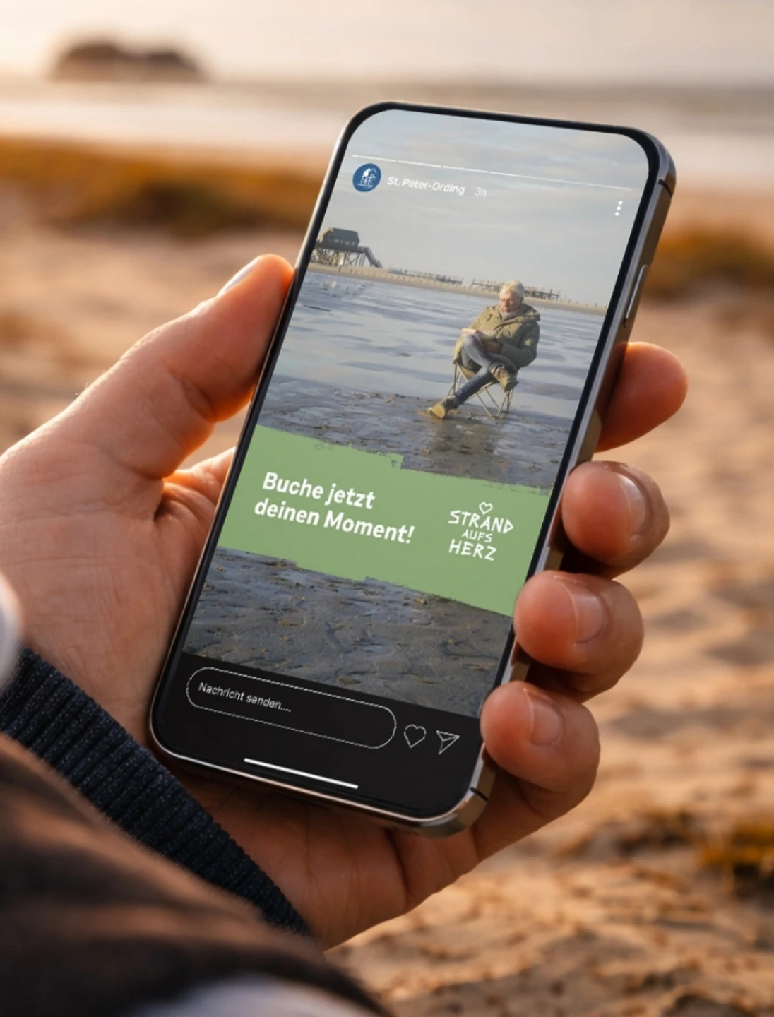 Foto eines Smartphones mit der Sankt Peter Ording Webseite