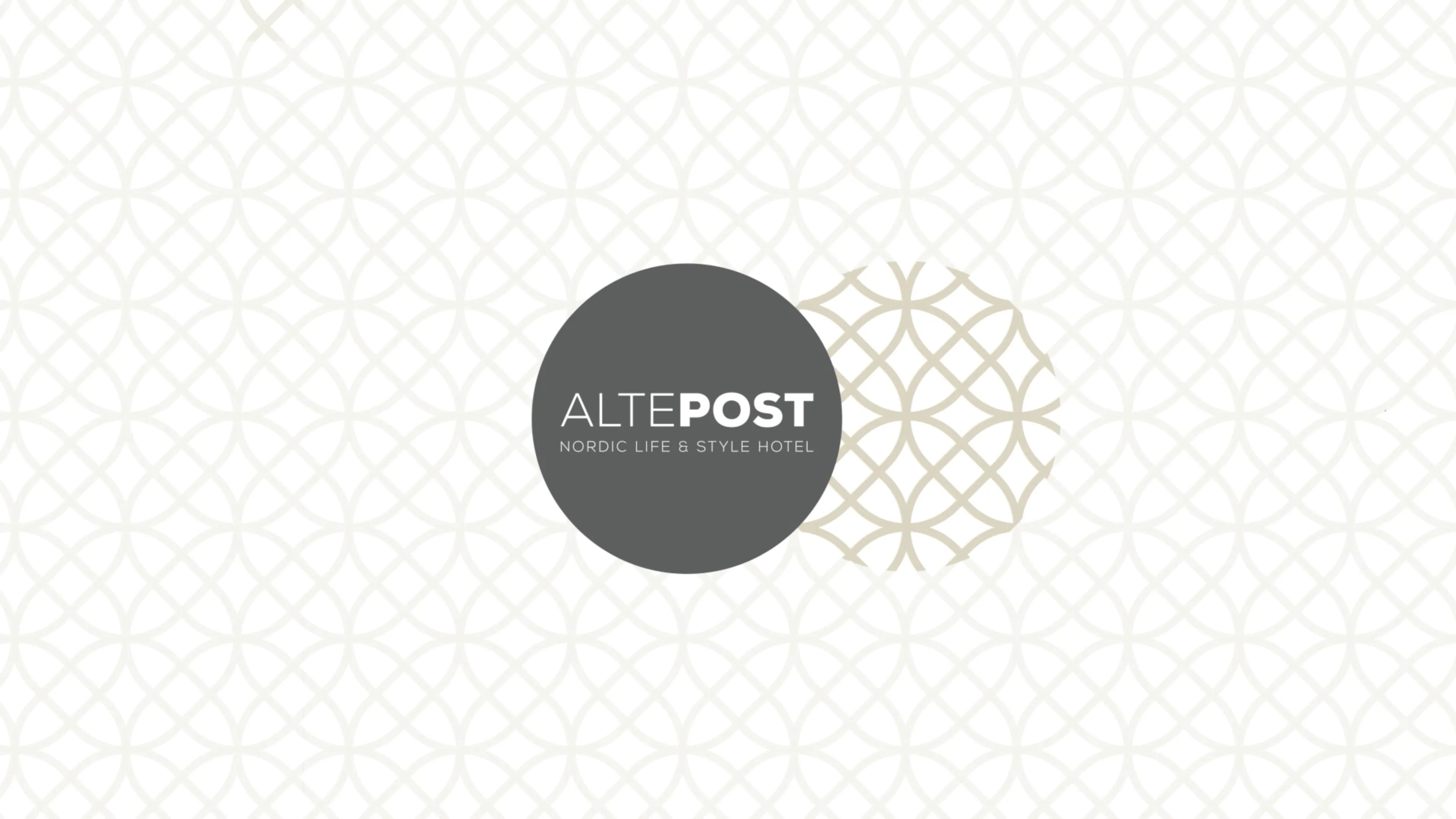 Logo grauer Kreis und Text 'Alte Post. Nordic Life & Style Hotel'