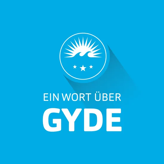 Blaue Grafik mit Schriftzug Ein Wort über Gyde. Darüber das HOCHZWEI Logo mit einer aufgehenden Sonne, zwei Wellen und drei Sternen.