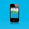 Smartphone zeigt Website und Menüpunkte von flensburg-fjord.de vor blauem Hintergrund