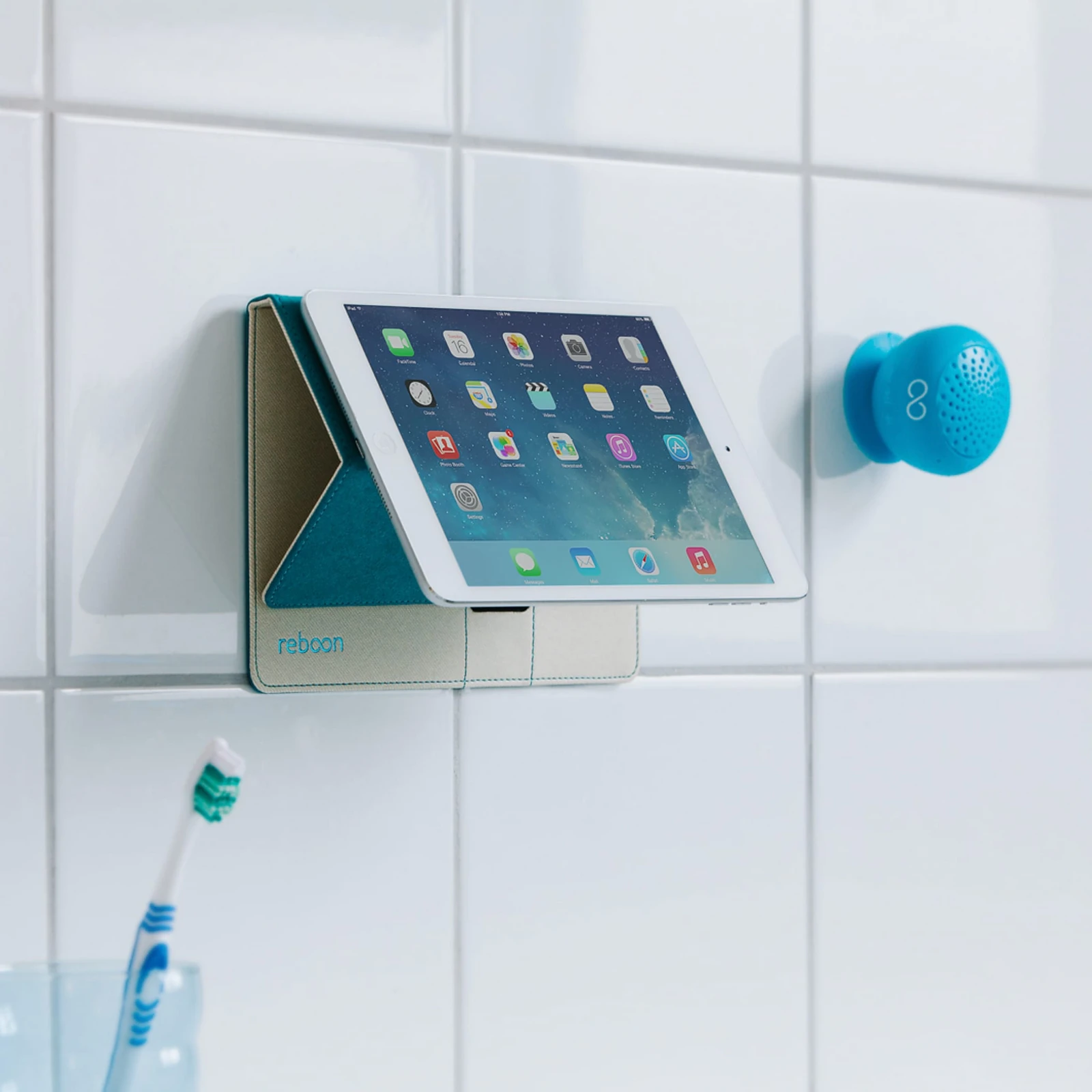 Ipad klebt an Toilettenwand