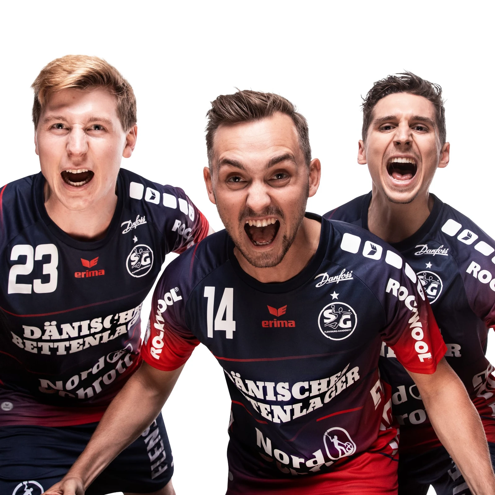 Drei Sg Spieler schreien in die Kamera