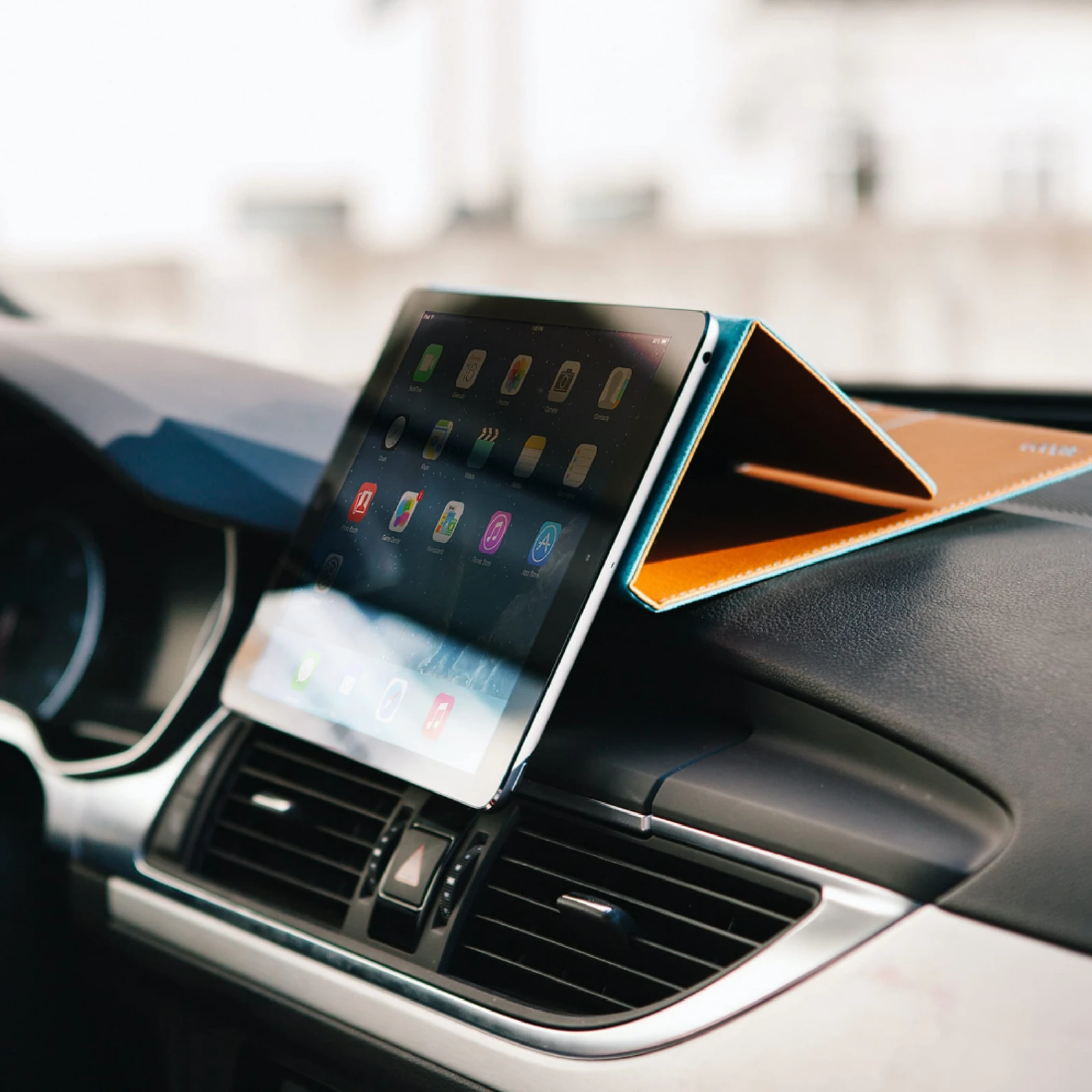 Reboon Ipadhalterung im Auto