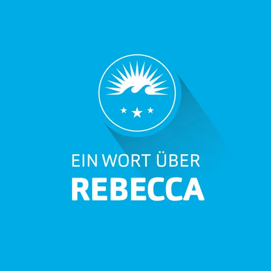 Blauer Hintergrund, davor das HOCHZWEI Logo und die Aufschrift: Ein Wort über Rebecca